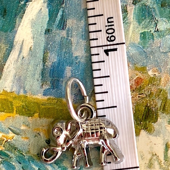 5/$10❤️❤️❤️NEW Tibetan Silver Trunks Up Elephant Charm - Picture 3 of 3